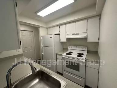 Main picture of 3414 S Grand Blvd