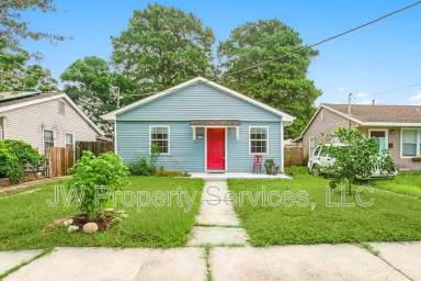 Main picture of 4819 Touro St