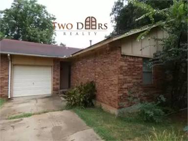 Main picture of 3104 Gwendolyn Ln