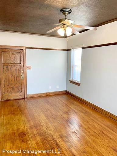 Main picture of 5310 W Greenfield Ave
