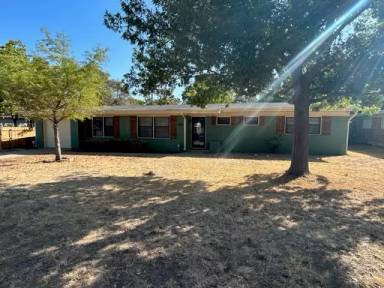 Main picture of 2225 Rosewood Dr