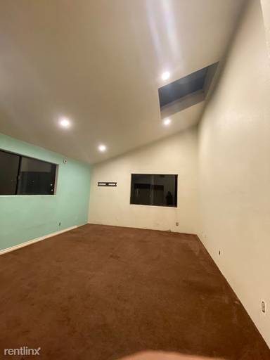 Main picture of 1424 N Avenue 46