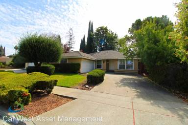 Main picture of 332 Avenida Arboles
