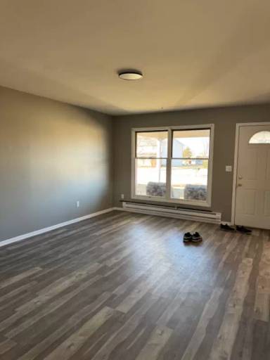 Main picture of 122 Colonial Pkwy