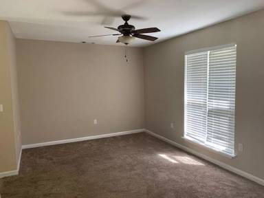 Main picture of 900 Stephen Dr