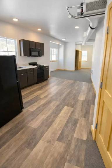 Main picture of 74 Jolina Ct