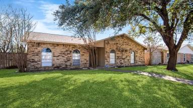 Main picture of 1208 W Spring Creek Pkwy