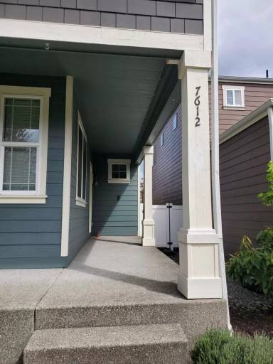 Main picture of 7601 Kodiak Ave NE