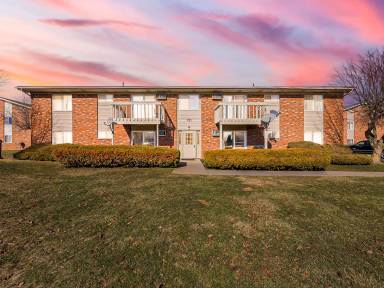 Main picture of 121 E Van Riper Rd