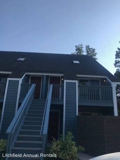 Main picture of 141 Colonial Cir