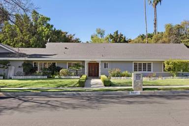 Main picture of 9325 Encino Ave