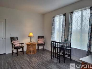 Main picture of 249 W Glenwood Rd