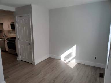 Main picture of 4 Burton Ct