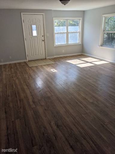 Main picture of 340 Robinson Ln