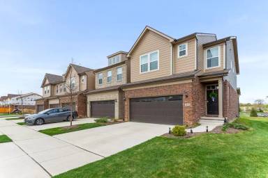 Main picture of 1675 Addison Cir