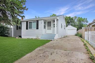 Main picture of 108 10th Ave NW