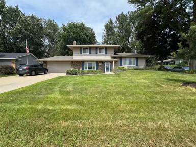 Main picture of 8370 Hillside Trl S
