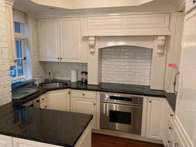 Main picture of 1209 SW 6th Ave