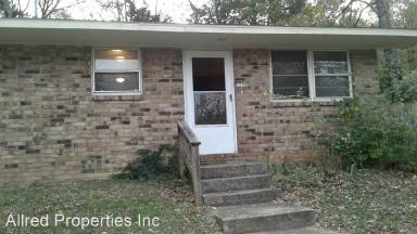 Main picture of 1522 N Gregg Ave