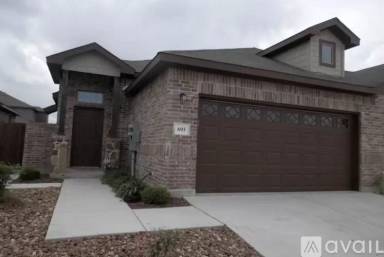 Main picture of 693 Creekside Cir
