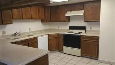 Main picture of 539 W Parlier Ave
