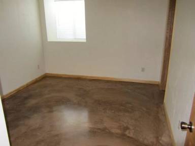 Main picture of 633 Lake St