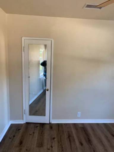 Main picture of 1096 Lincoln Ave