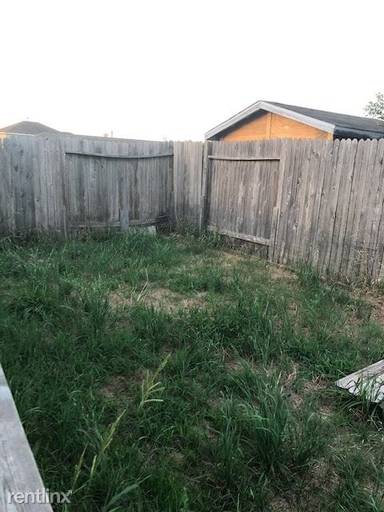 Main picture of 7602 Yucca Field Dr