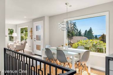 Main picture of 12014 Palatine Ave N