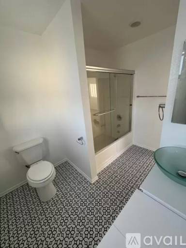 Main picture of 555 Oak St