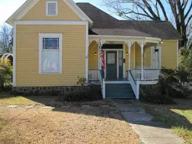 Main picture of 416 E Mississippi Ave