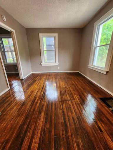 Main picture of 11 Riverview Pl