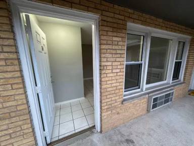 Main picture of 3110 W 59th St