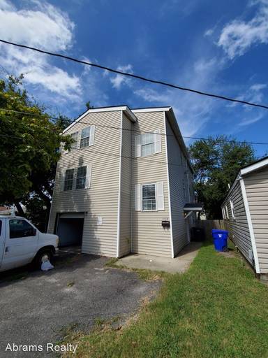 Main picture of 1536 W 40th St