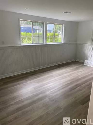 Main picture of 305 Hembree Forest Cir