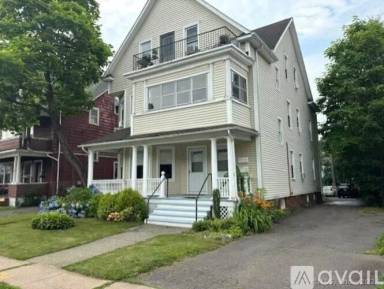 Main picture of 25 Fairview St