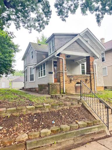 Main picture of 1635 Saint Marys Ave