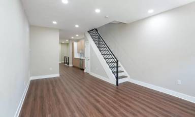 Main picture of 1709 Moore St