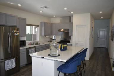 Main picture of 2862 Cauthen Way
