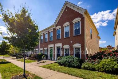 Main picture of 1441 Laurel Park Dr