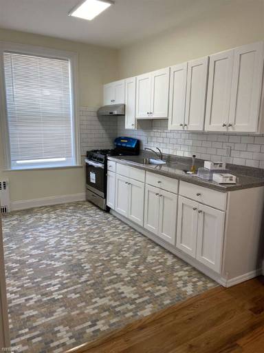 Main picture of 1861 68th St