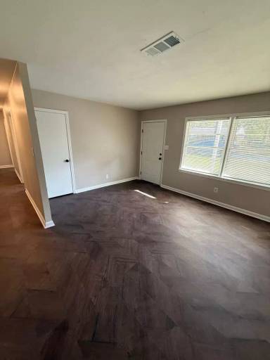 Main picture of 3059 Ohara Dr N