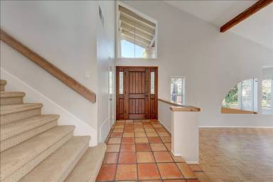 Main picture of 407 Village Center Dr