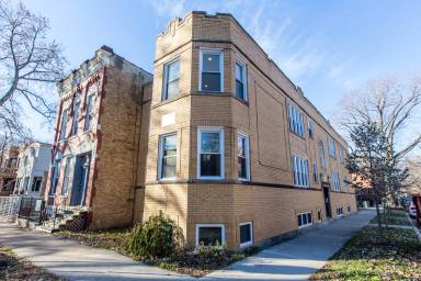Main picture of 2303 W Charleston St