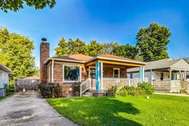 Main picture of 4718 Evanston Ave