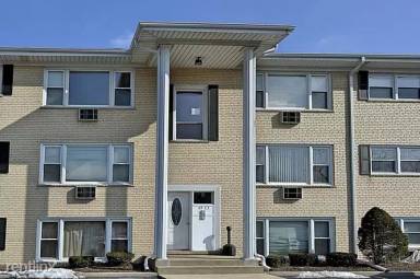 Main picture of 4934 N Leonard Dr