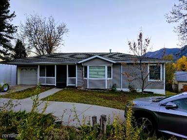 Main picture of 427 Kinnikinnik Dr