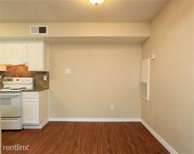 Main picture of Lakewood Apartments