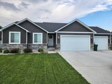 Main picture of 3762 N Baldwin Ave