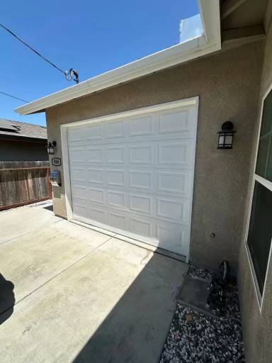 Main picture of 909 E Olive Ave